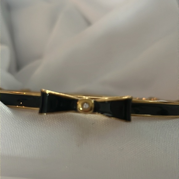 Black bracelet with 3 bows - Picture 2 of 4